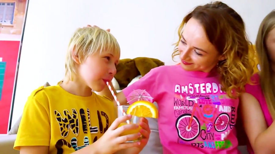 اسباب بازی ها و خانواده مهربان - قایم باشک بازی صوفیا و یاریک